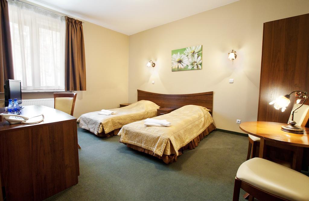 Osrodek Wypoczynkowy Amadeusz Hotel Krynica Zdroj Phòng bức ảnh